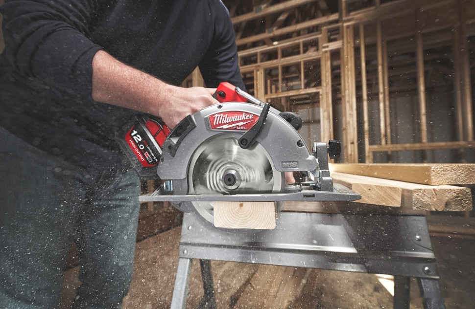 Дисковая (циркулярная) пила Milwaukee Fuel M18 FCS66-0 (без АКБ)