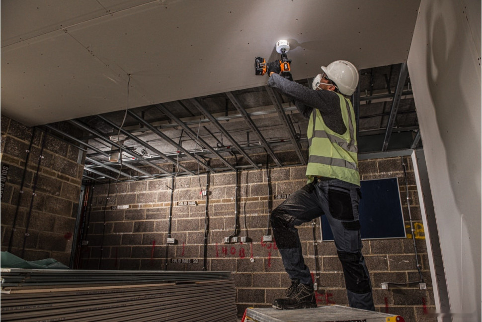 Ударная дрель-шуруповерт AEG Powertools BSB 18BL2-602K 4935481043 (с 2-мя АКБ, кейс)