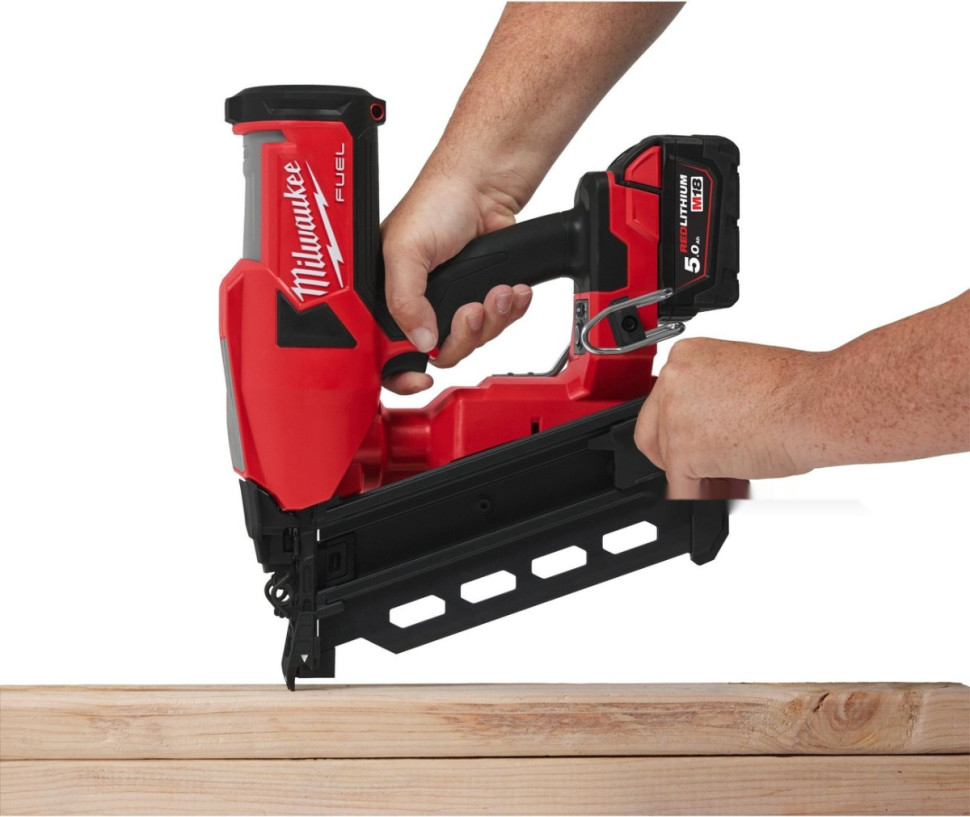 Гвоздезабиватель Milwaukee M18 FDN-0X 4933493600 (без АКБ, кейс)