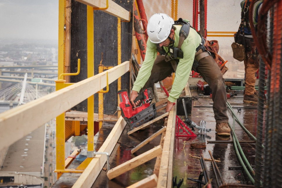 Гвоздезабиватель Milwaukee M18 FDN-0X 4933493600 (без АКБ, кейс)