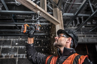 Дрель-шуруповерт AEG Powertools BS 18SBL-202C 4935472277 (с 2-мя АКБ, кейс)