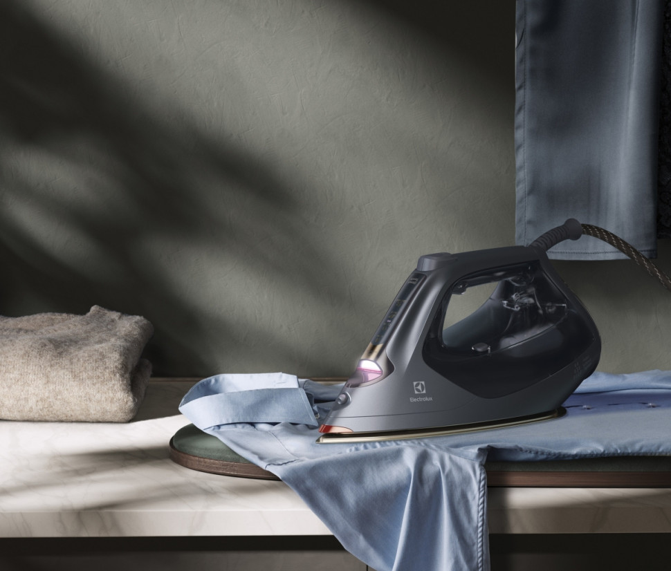 Утюг Electrolux E8SI1-8EGM