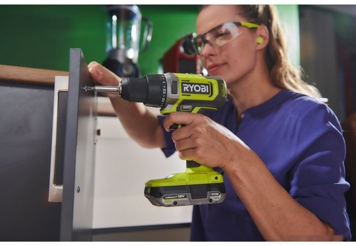 Дрель-шуруповерт Ryobi RDD18-2C42S 5133005521 (с 2-мя АКБ 2 Ач+4 Ач, сумка)