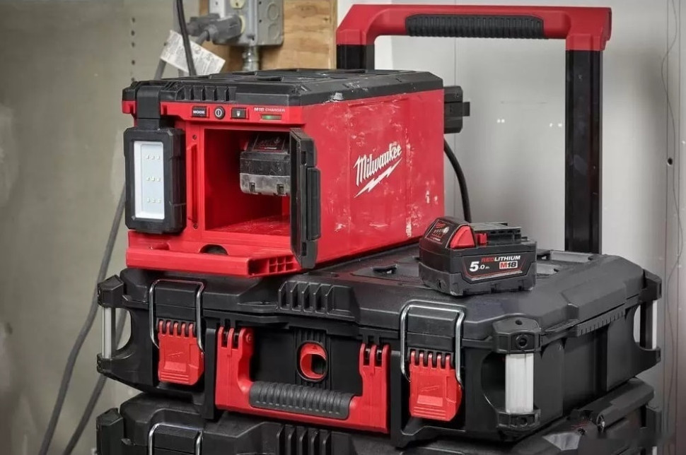 Фонарь Milwaukee M18 POALC-0 4933478120 (без АКБ)