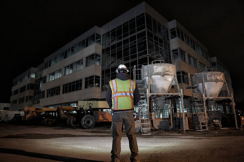 Фонарь Milwaukee USB L4 HL-201