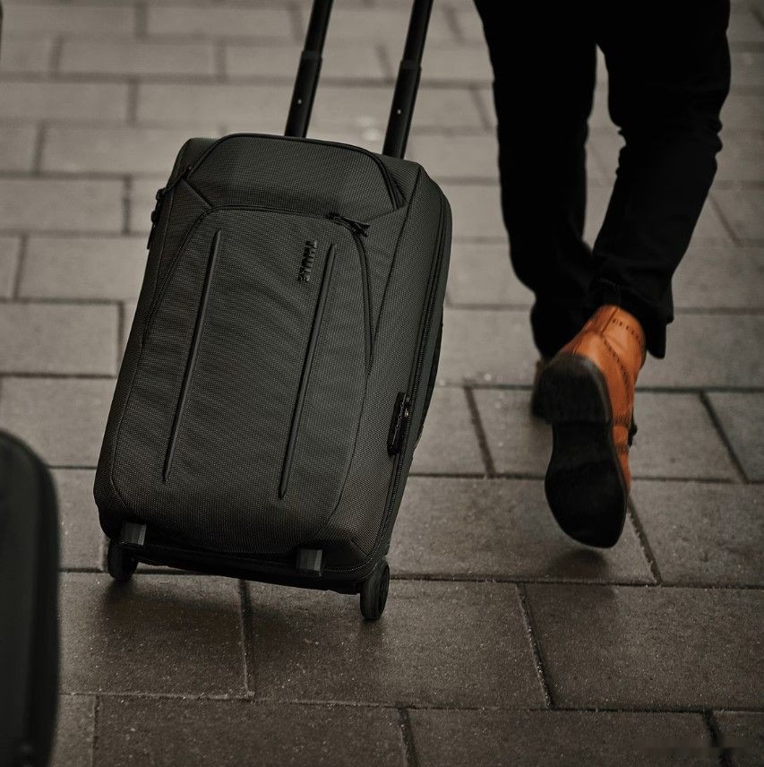 Чемодан Thule Crossover 2 Carry On C2R22BLK 3204030 (черный)