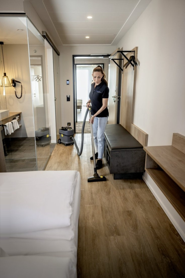 Промышленный пылесос Karcher T 15/1 1.355-300.0