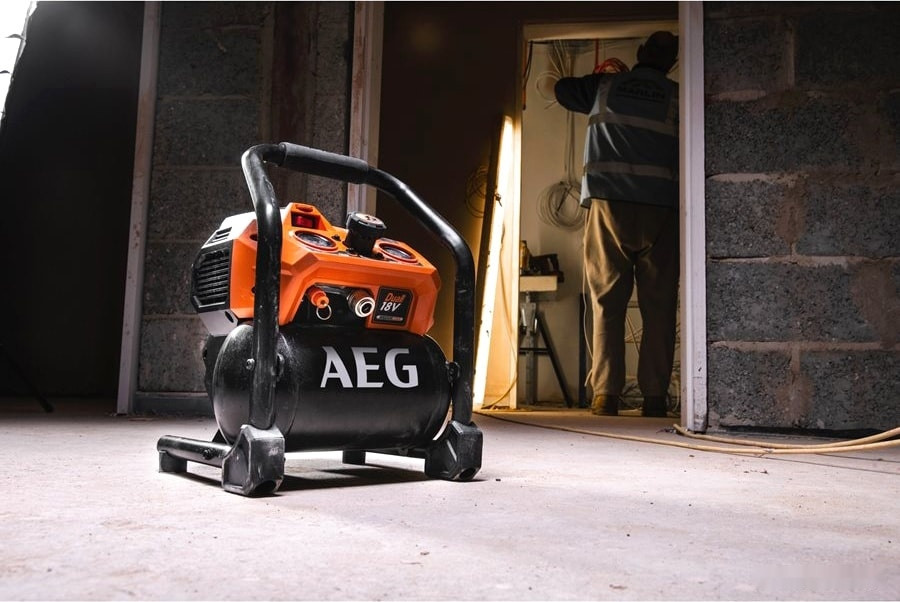 Компрессор AEG Powertools BK18-38BL-0 (без аккумулятора)