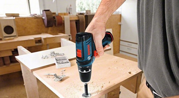 Дрель-шуруповерт Bosch GSR 10.8-2-LI Professional