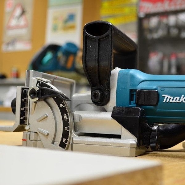 Фрезер Makita PJ7000