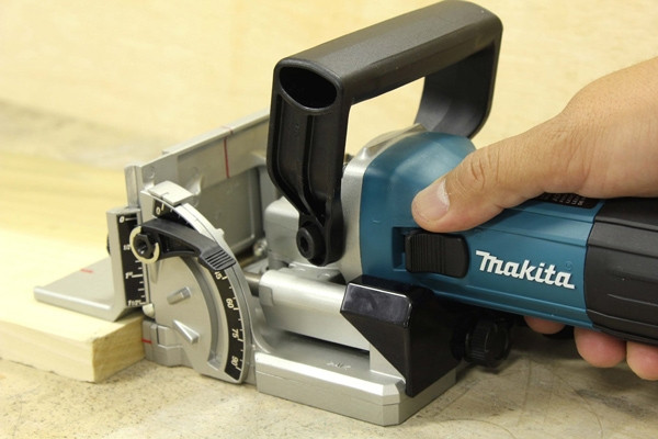 Фрезер Makita PJ7000