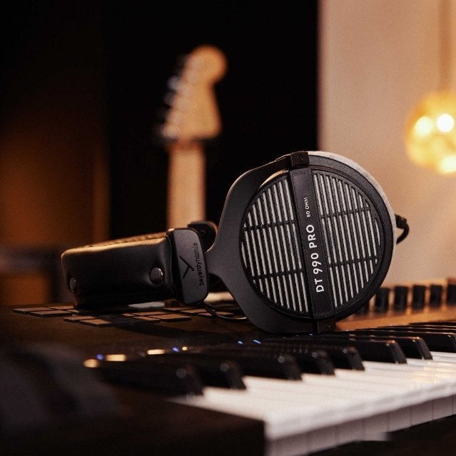 Наушники Beyerdynamic DT 990 Pro 80 Ohm