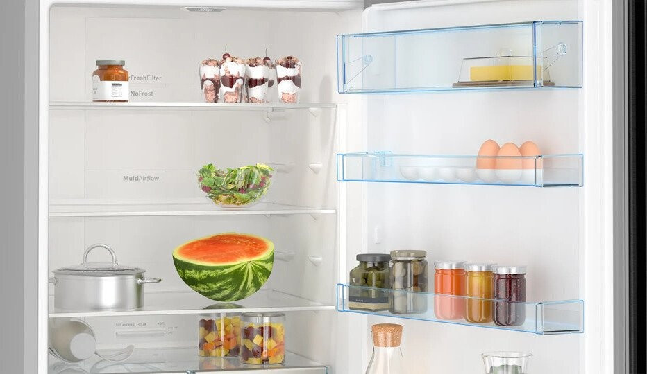 Холодильник Bosch Serie 4 KGN56CX30U