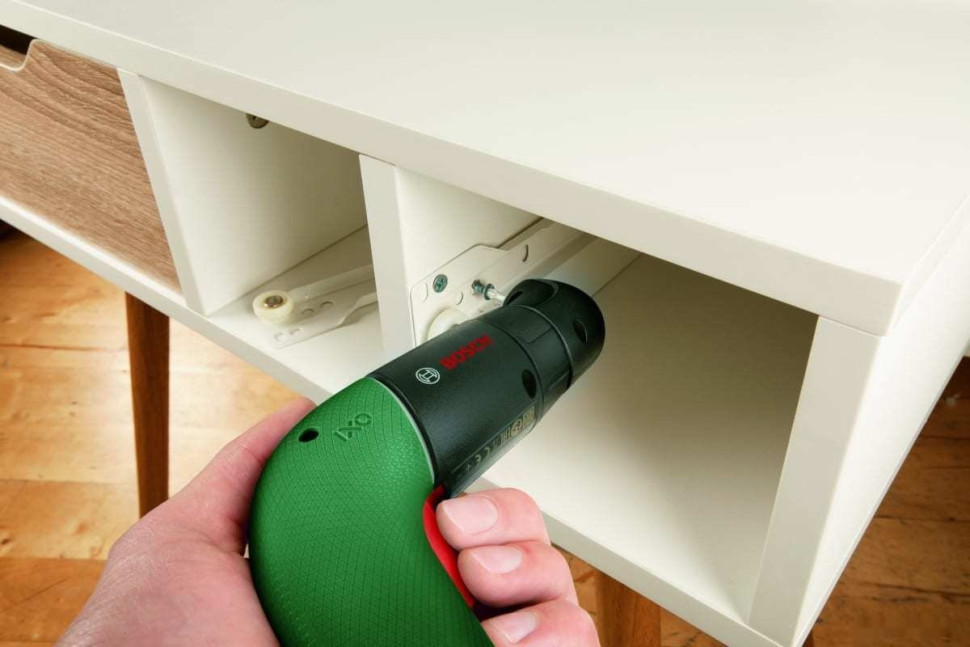 Электроотвертка Bosch IXO VI 06039C7120 (с АКБ, кейс)