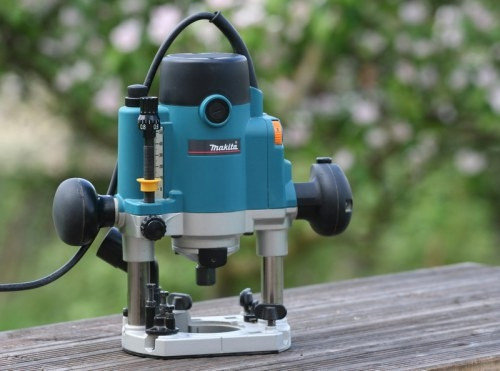 Фрезер Makita RP1110C