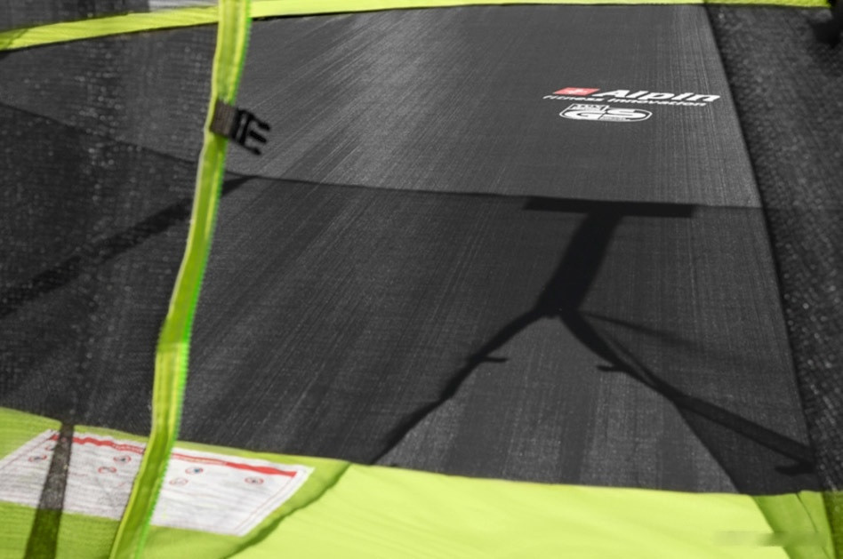 Батут Alpin 4.65 м с защитной сеткой и лестницей