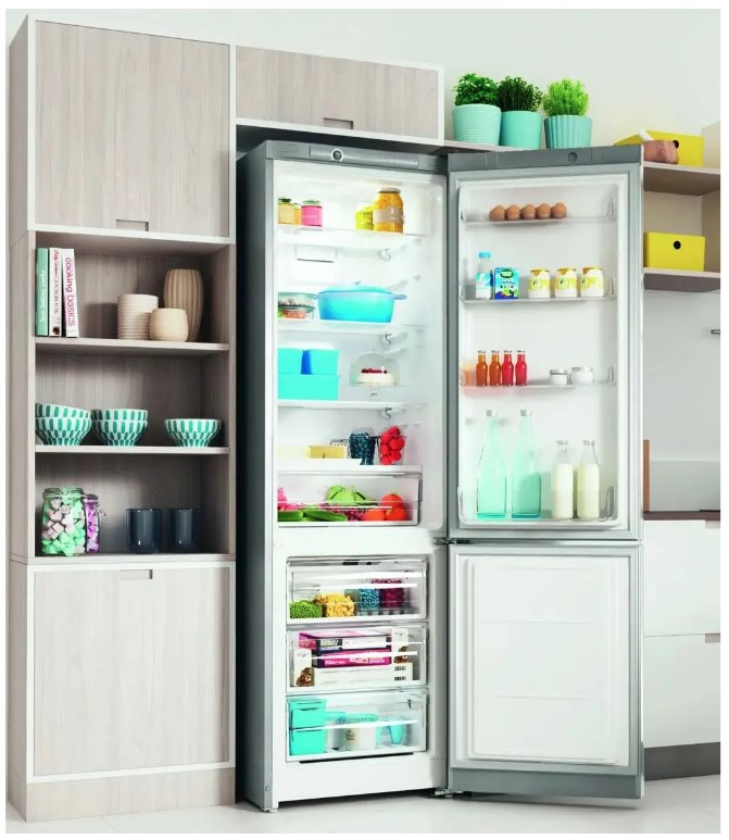 Холодильник с нижней морозильной камерой Indesit ITS 4200 XB