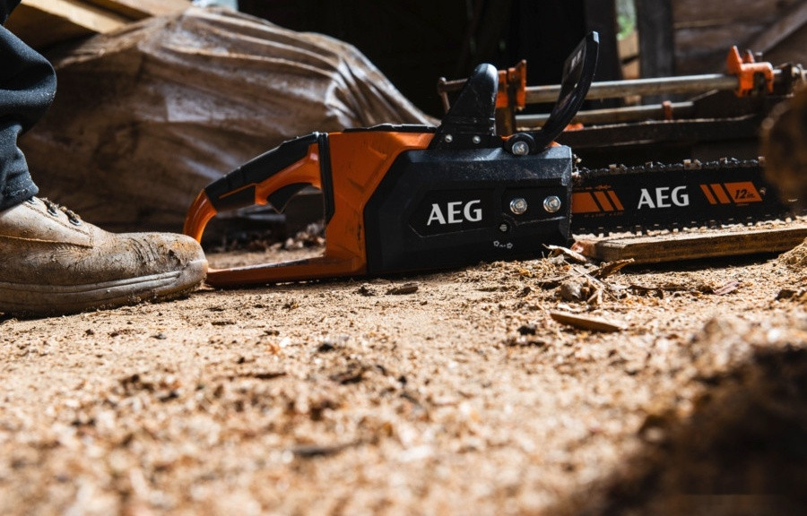 Аккумуляторная пила AEG Powertools ACS18B30 (без АКБ)