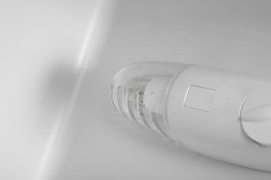 Холодильник с верхней морозильной камерой SunWind SCT273