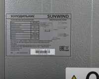 Холодильник SunWind SCC356 (серебристый)