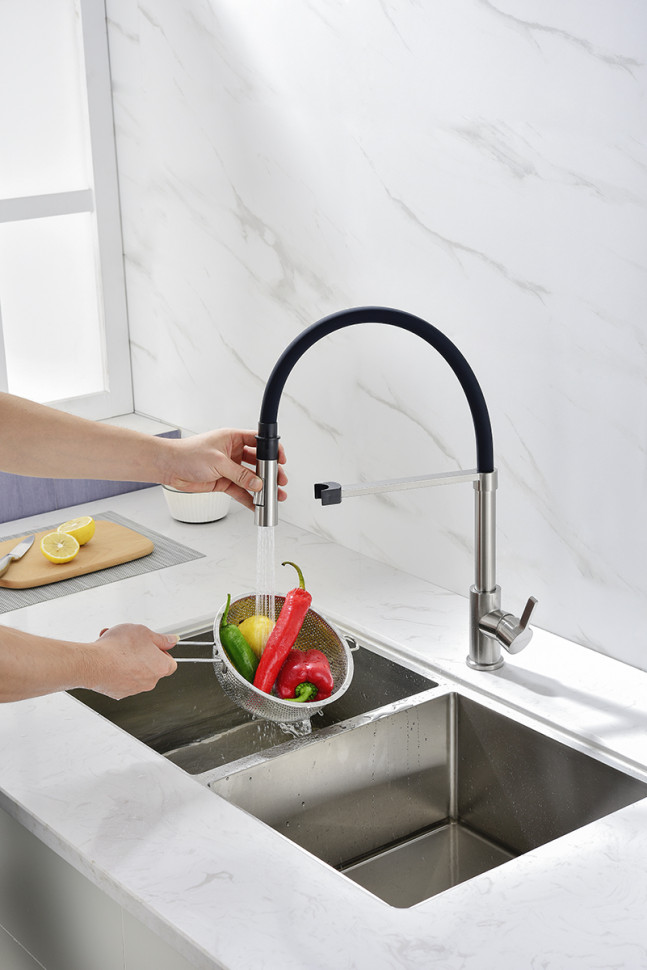 Смеситель Paulmark Halt HA214021-NI (черный/никель)