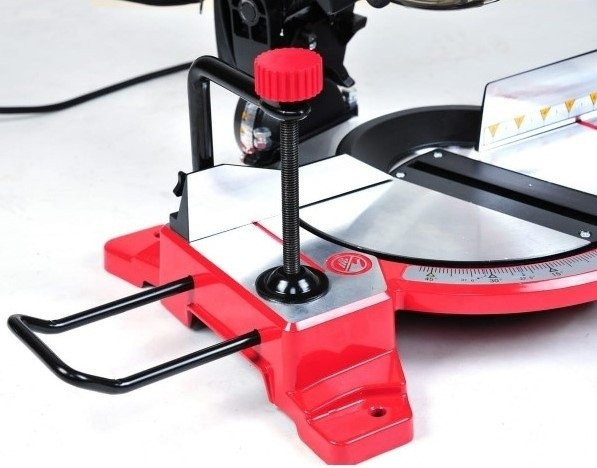 Торцовочная пила Elitech ПТ 1625 E2007.004.00