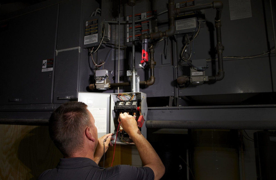 Фонарь Milwaukee USB L4 PWL-301 (с 1-им АКБ)