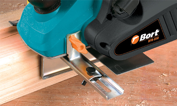 Электрорубанок BORT BFB-850-T