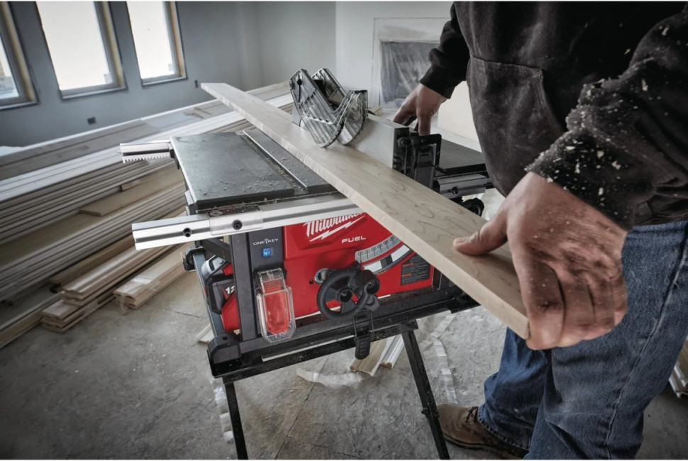 Деревообрабатывающий станок Milwaukee M18 FTS210-121B FUEL One-Key 4933464225 (с 1-им АКБ)
