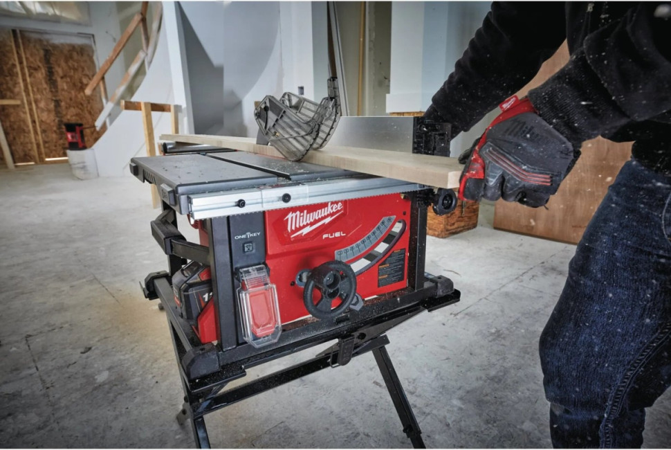 Деревообрабатывающий станок Milwaukee M18 FTS210-121B FUEL One-Key 4933464225 (с 1-им АКБ)