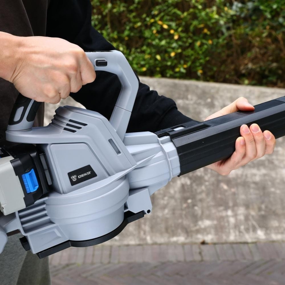 Колесная воздуходувка Deko DKBL22 083-2004 (с 2-мя АКБ)