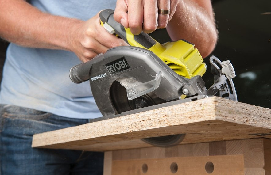 Дисковая (циркулярная) пила Ryobi R18CS7-0 5133002890 (без АКБ)