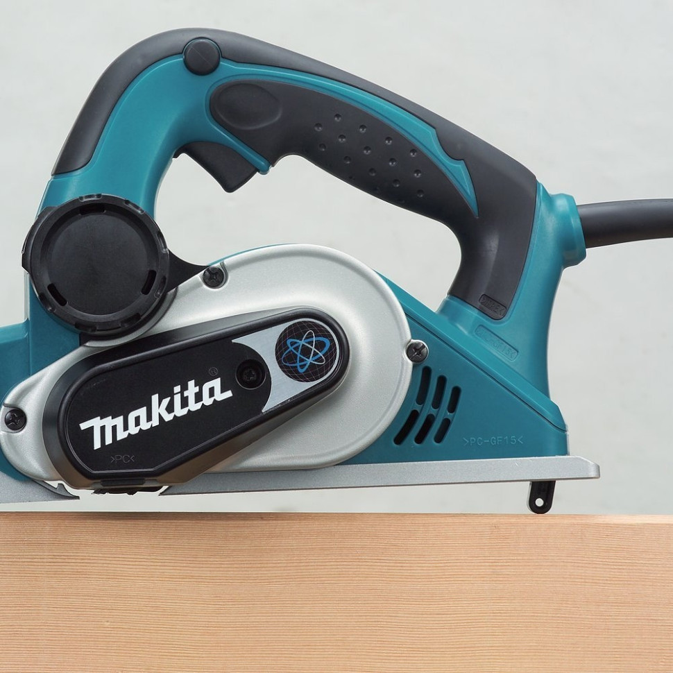 Электрорубанок Makita KP0810CK