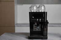 Рожковая кофеварка Garlyn L140