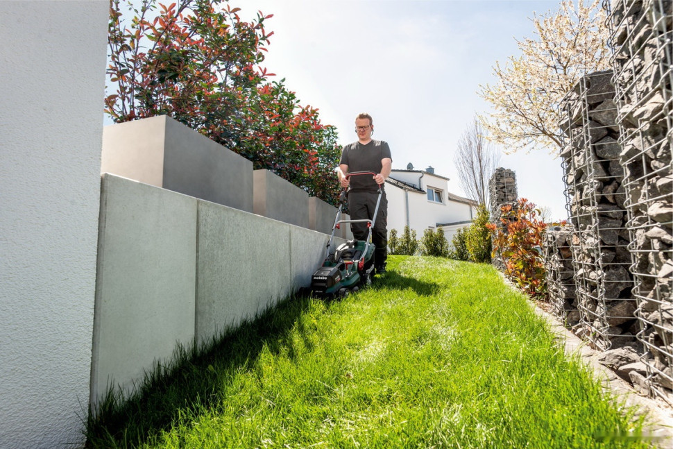 Газонокосилка Metabo RM 36-18 LTX BL 36 T0525 (с 2-мя АКБ)