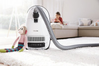 Пылесос Miele Complete C3 Allergy PowerLine SGFF4 (белый лотос)