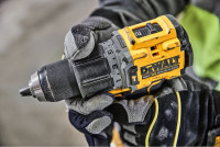 Ударная дрель-шуруповерт DeWALT DCD805H2T (с 2-мя АКБ 5 Ач, кейс)