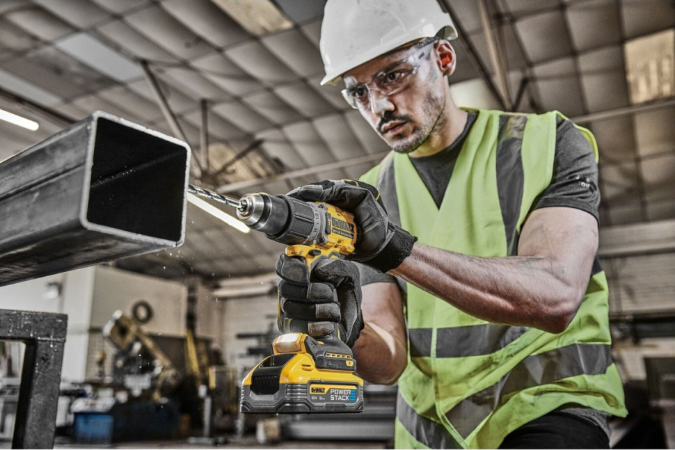 Ударная дрель-шуруповерт DeWALT DCD805H2T (с 2-мя АКБ 5 Ач, кейс)