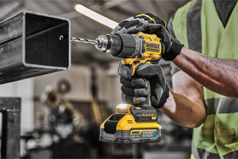 Ударная дрель-шуруповерт DeWALT DCD805H2T (с 2-мя АКБ 5 Ач, кейс)