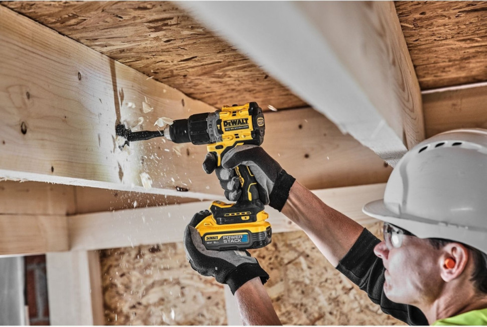Ударная дрель-шуруповерт DeWALT DCD805H2T (с 2-мя АКБ 5 Ач, кейс)