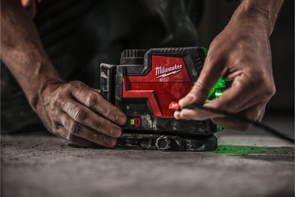 Лазерный нивелир Milwaukee L4 CLLP-301C 4933478099