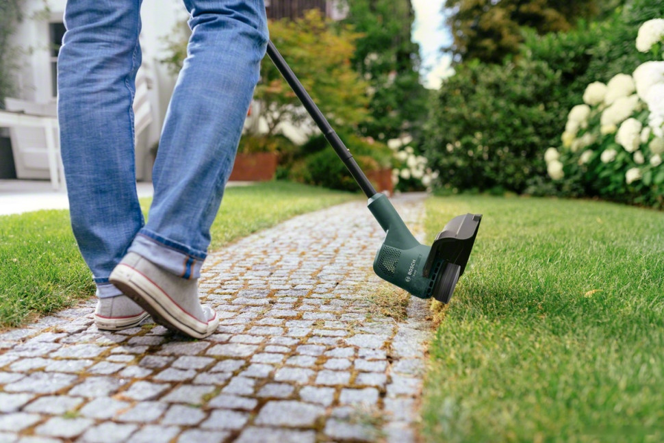 Триммер Bosch EasyGrassCut 18-26 06008C1C00 (с 1 АКБ)