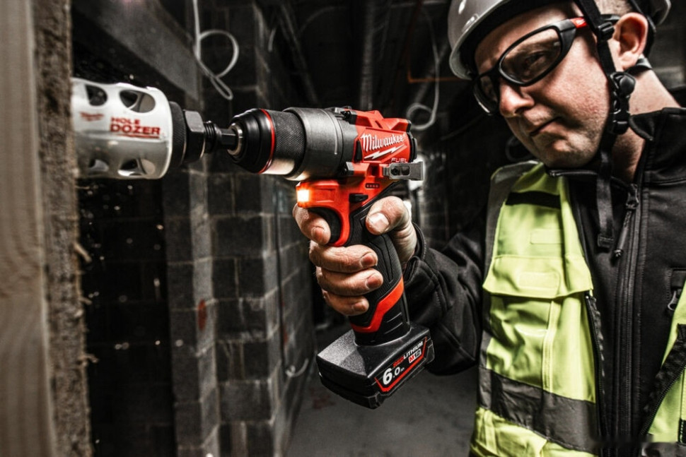 Дрель-шуруповерт Milwaukee M12 FUEL M12FDD2-402X 4933479874 (с 2-мя АКБ 4 Ач, кейс)