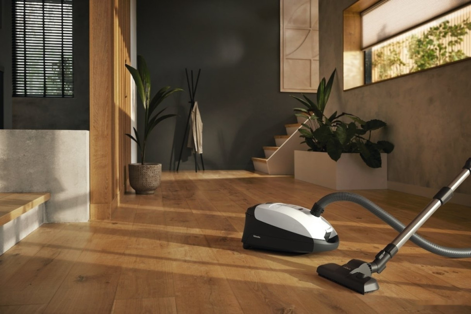 Пылесос Miele Classic C1 Flex SBAF5 (белый)