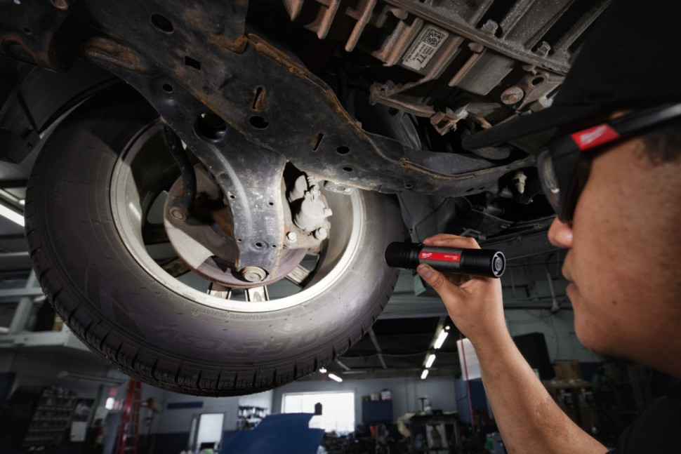 Фонарь Milwaukee L4 FL2000-301 4933479637