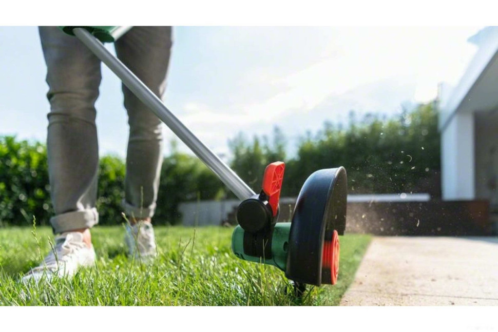 Триммер Bosch Universal GrassCut 18V-26 06008C1D04 (без АКБ)