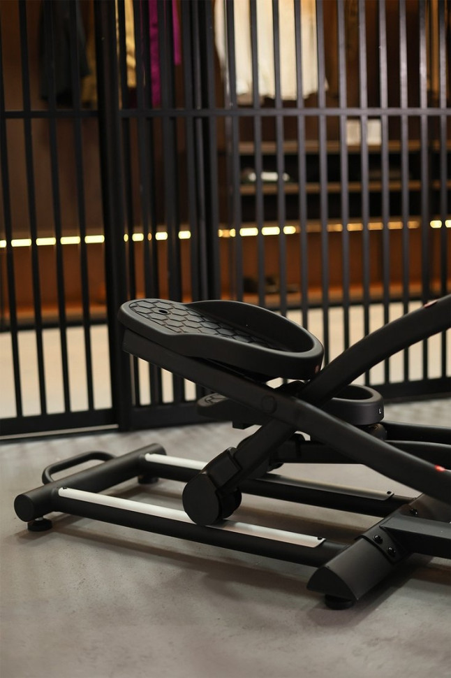 Эллиптический тренажер Calviano Extra (черный)