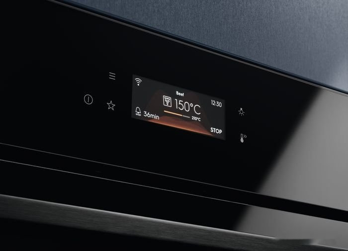 Духовой шкаф Electrolux EOC8P39WZ