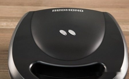 Многофункциональная сэндвичница Redmond Мультипекарь RMB-611