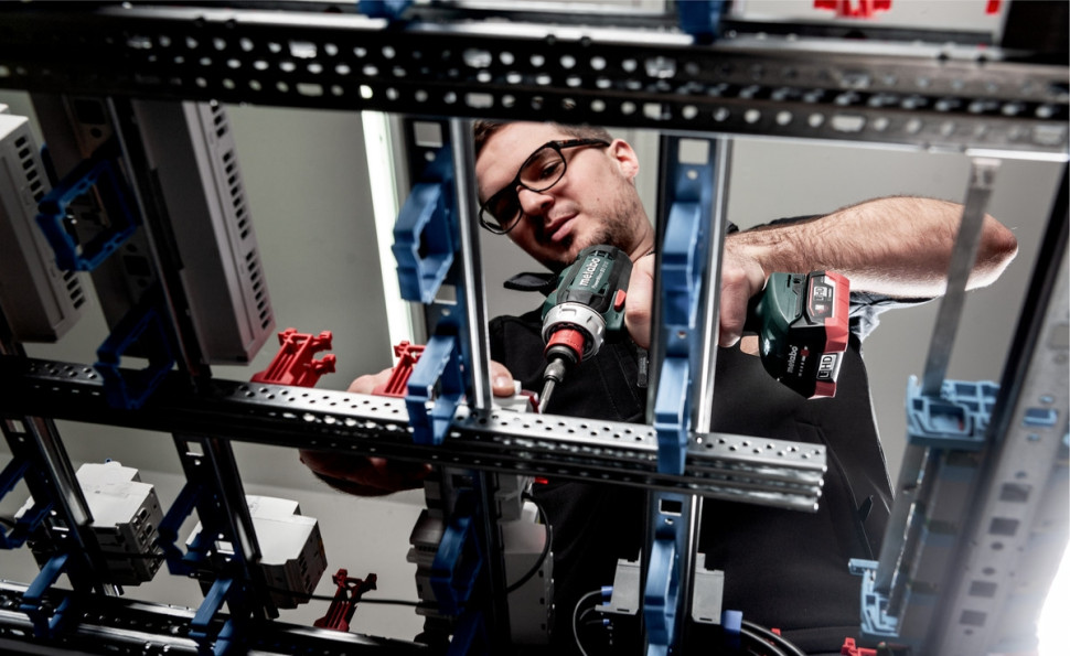 Дрель-шуруповерт Metabo BS 12 Q 601037890 (без АКБ)